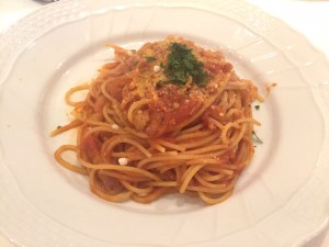 イタリア産パンチェッタと玉ねぎのトマトソース