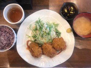 玄の手作りメンチカツ定食