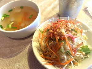 タイスープ、サラダ