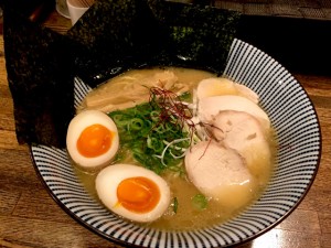 特製鶏白湯ラーメン