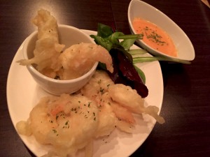 こぼれるエビマヨ