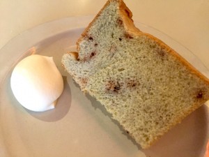 塩とくるみのシフォンケーキ