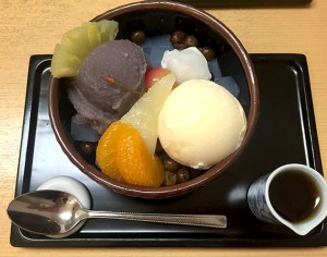 クリームあんみつ