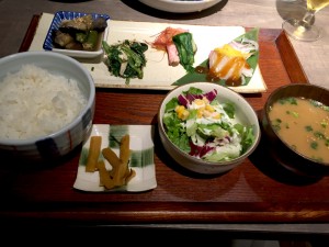 atari特製、おばんざい定食
