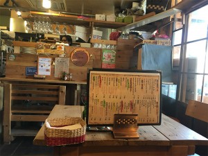 アキッチョデシカ方南町店
