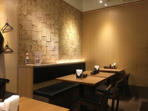 牛かつあおな店内