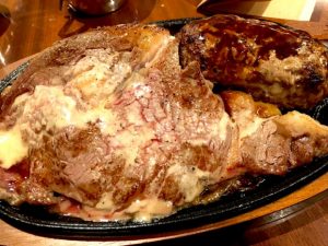 リブロースステーキ200g+ハンバーグ