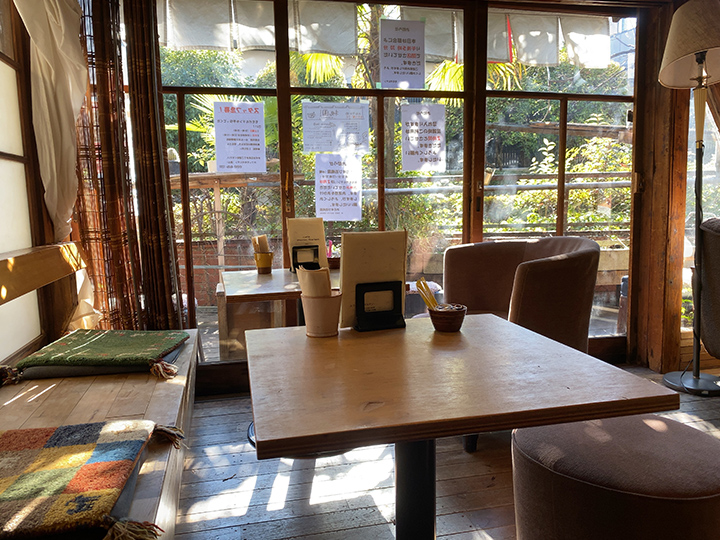 モモガルテン店内