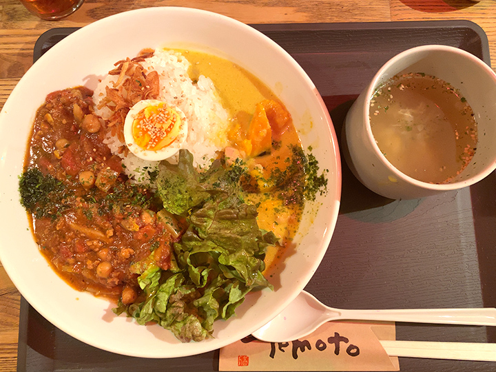キーマカレーとグリンカレーのあいがけ