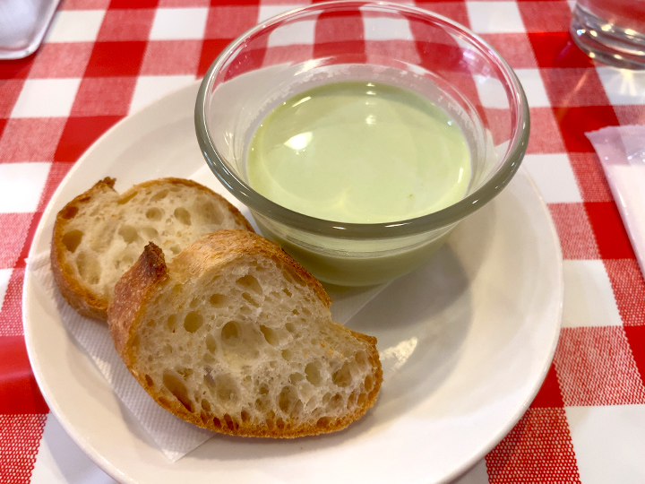 グリンピースの冷たいスープ