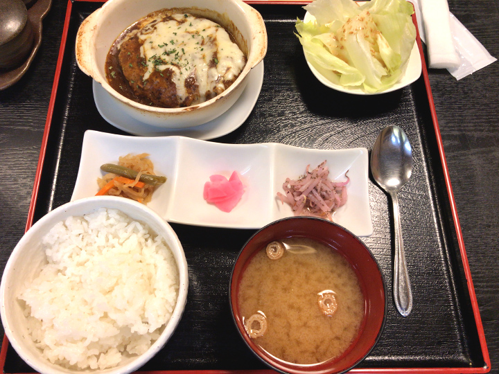 焼きカレーチーズハンバーグ御膳