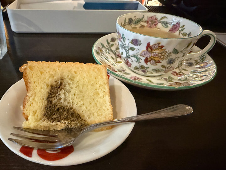 煎茶シフォンケーキ