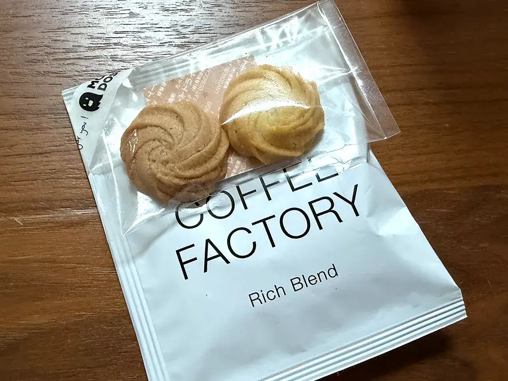 オープン記念でもらえるクッキーとコーヒー