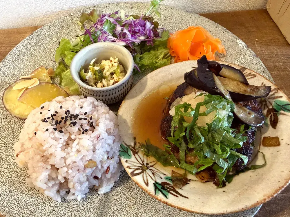 蓮根入り、茄子の和風おろしハンバーグプレート