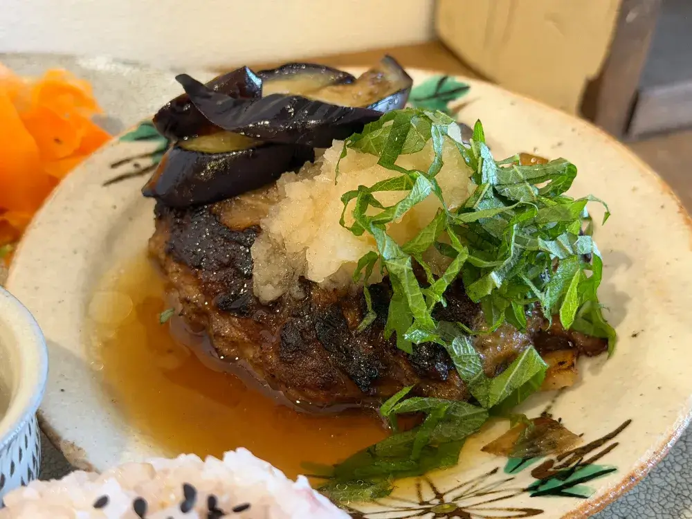 蓮根入り、茄子の和風おろしハンバーグプレート